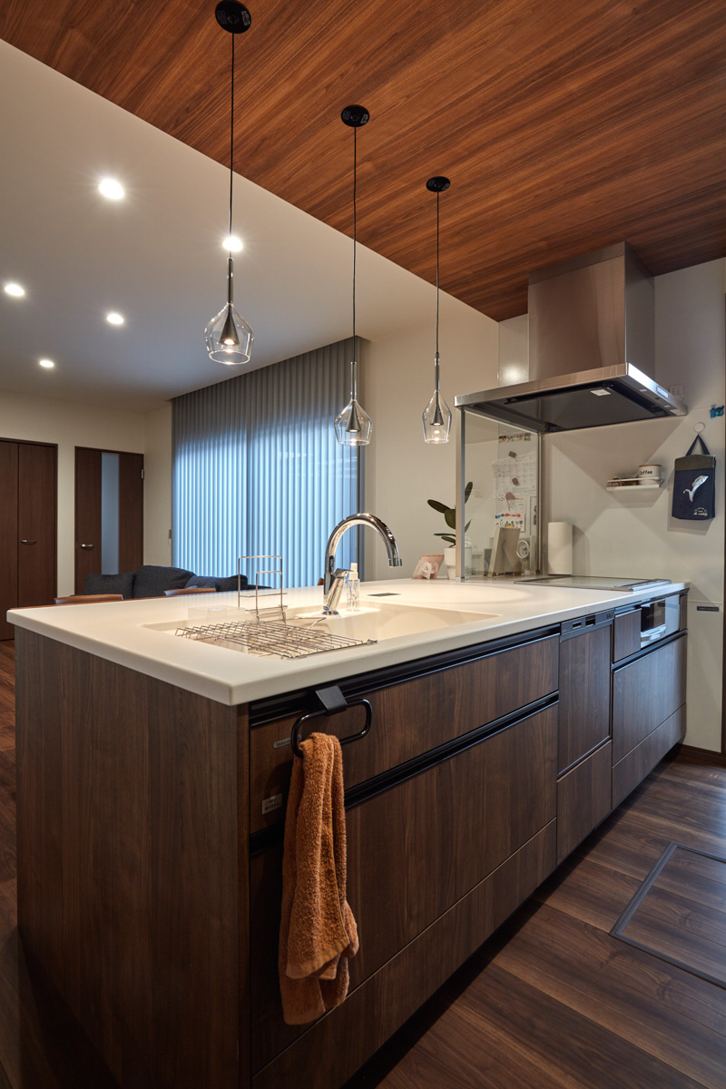 大容量収納と子育て動線の家