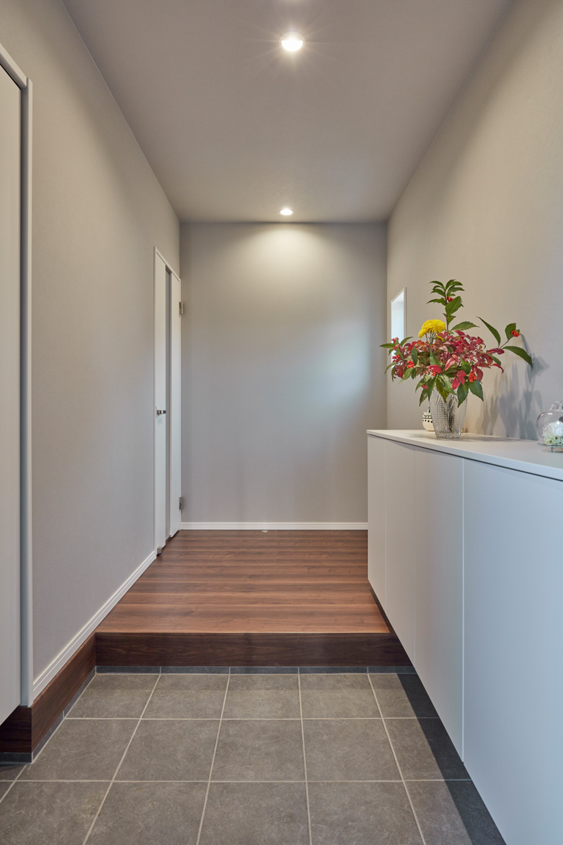 北道路でも明るく紡ぐコートハウス