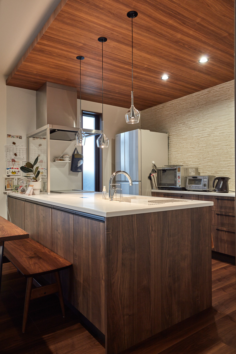 大容量収納と子育て動線の家