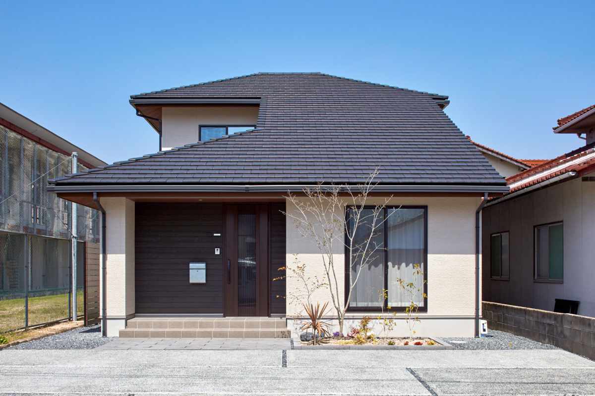 北欧家具と過ごす大屋根の家