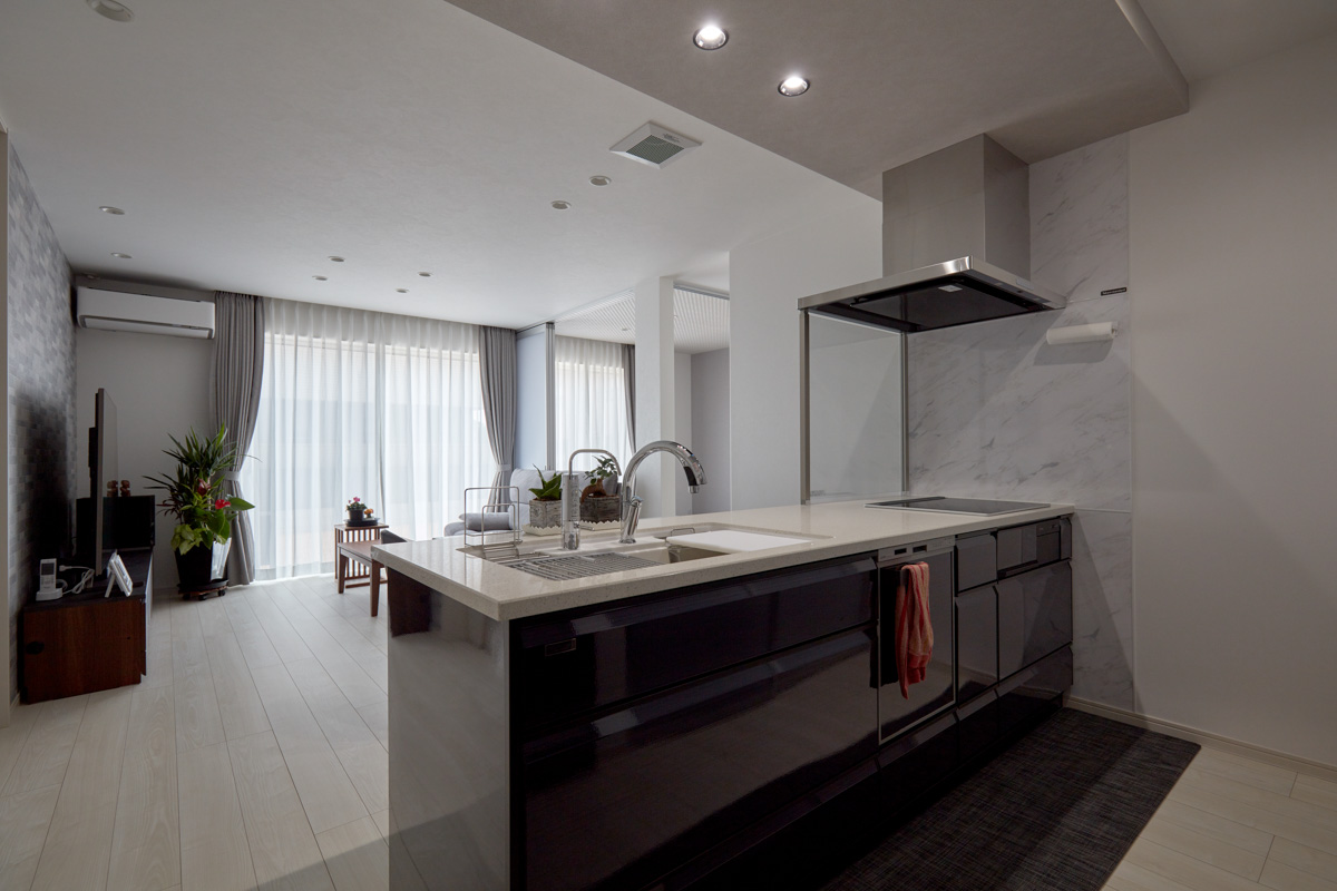 バイクガレージもある拘りの平屋