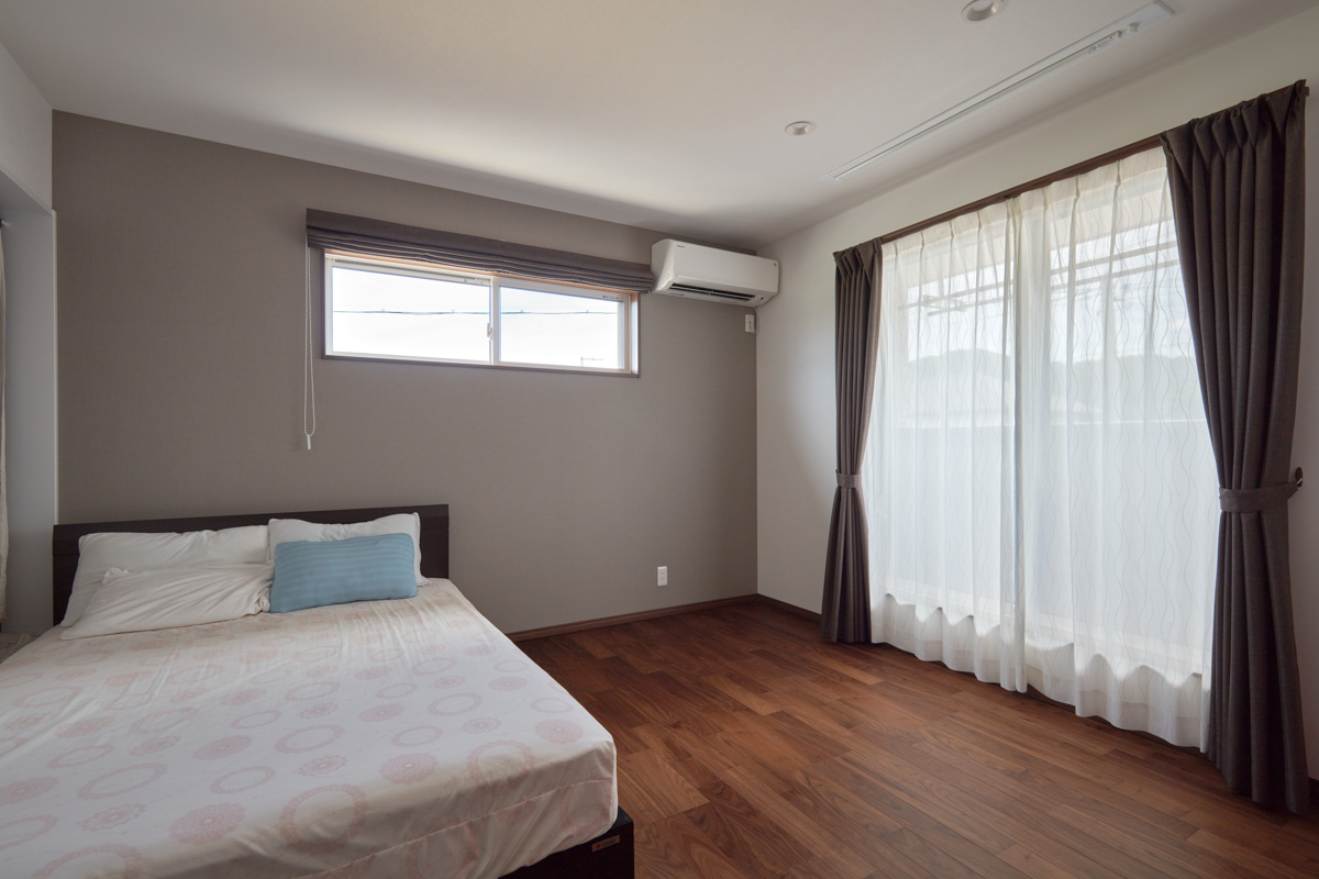 すべてが明るい家