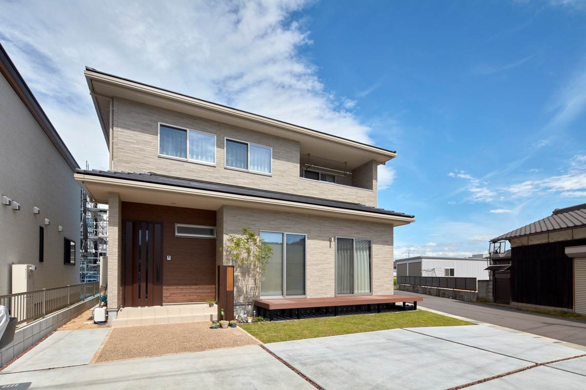 すべてが明るい家