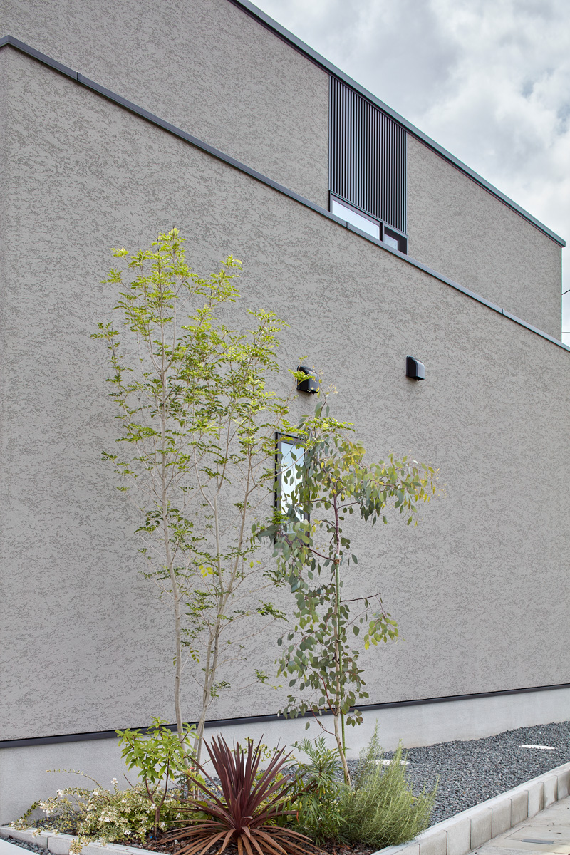 アプローチゲートのあるデザインハウス