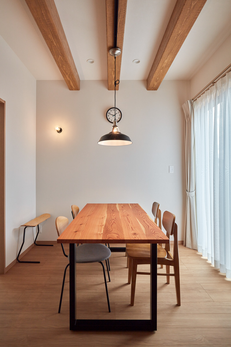 アプローチゲートのあるデザインハウス