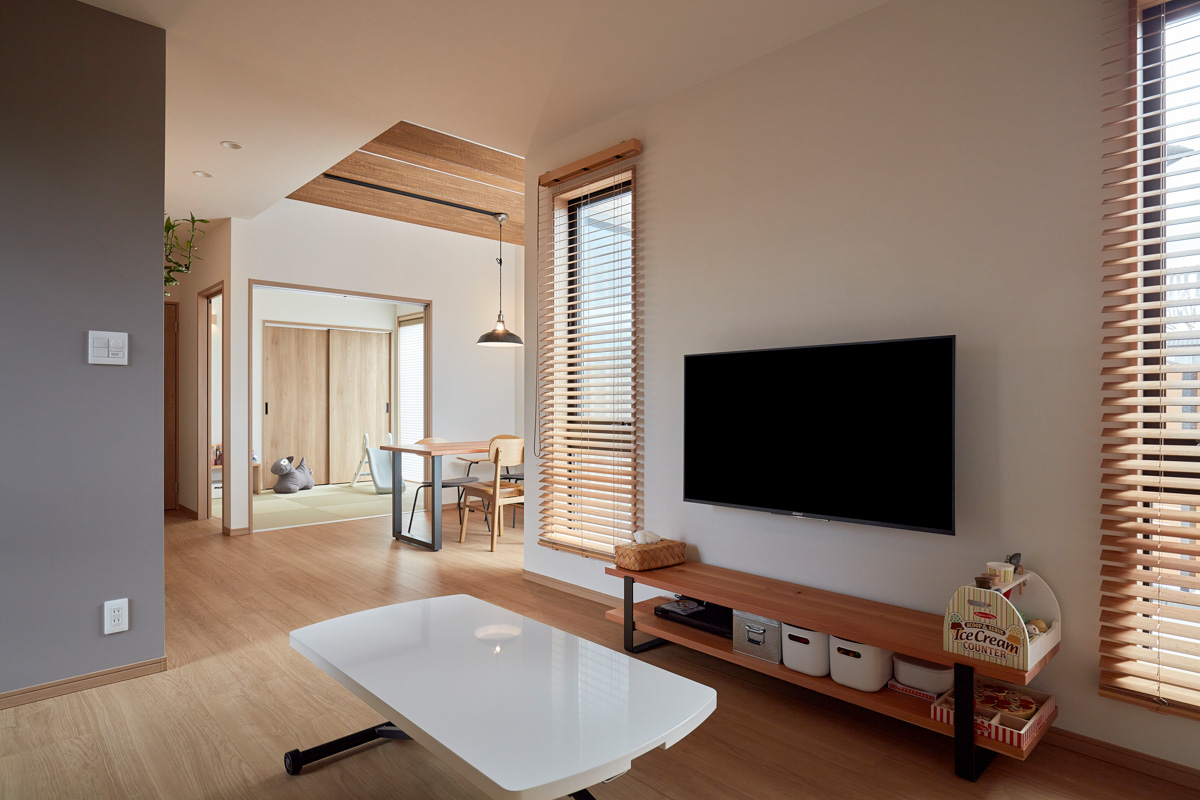 アプローチゲートのあるデザインハウス