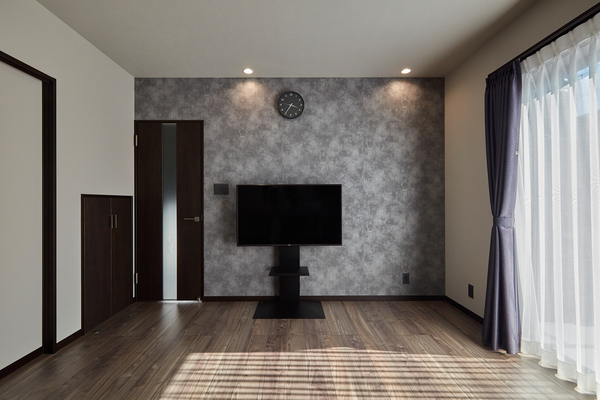 美しく魅せるガレージのある邸