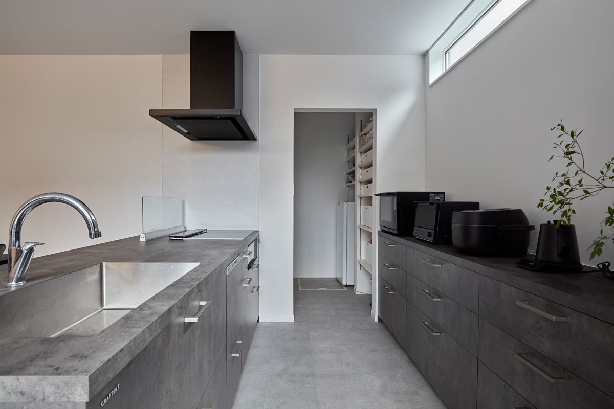 グレーイッシュモダンで寛ぎを