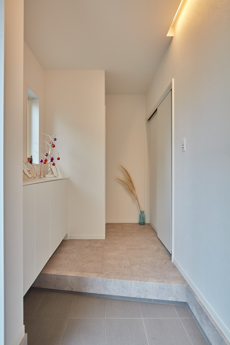 グレーイッシュモダンで寛ぎを