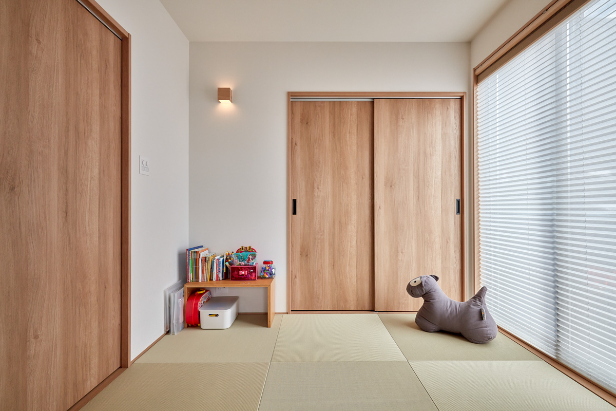 アプローチゲートのあるデザインハウス