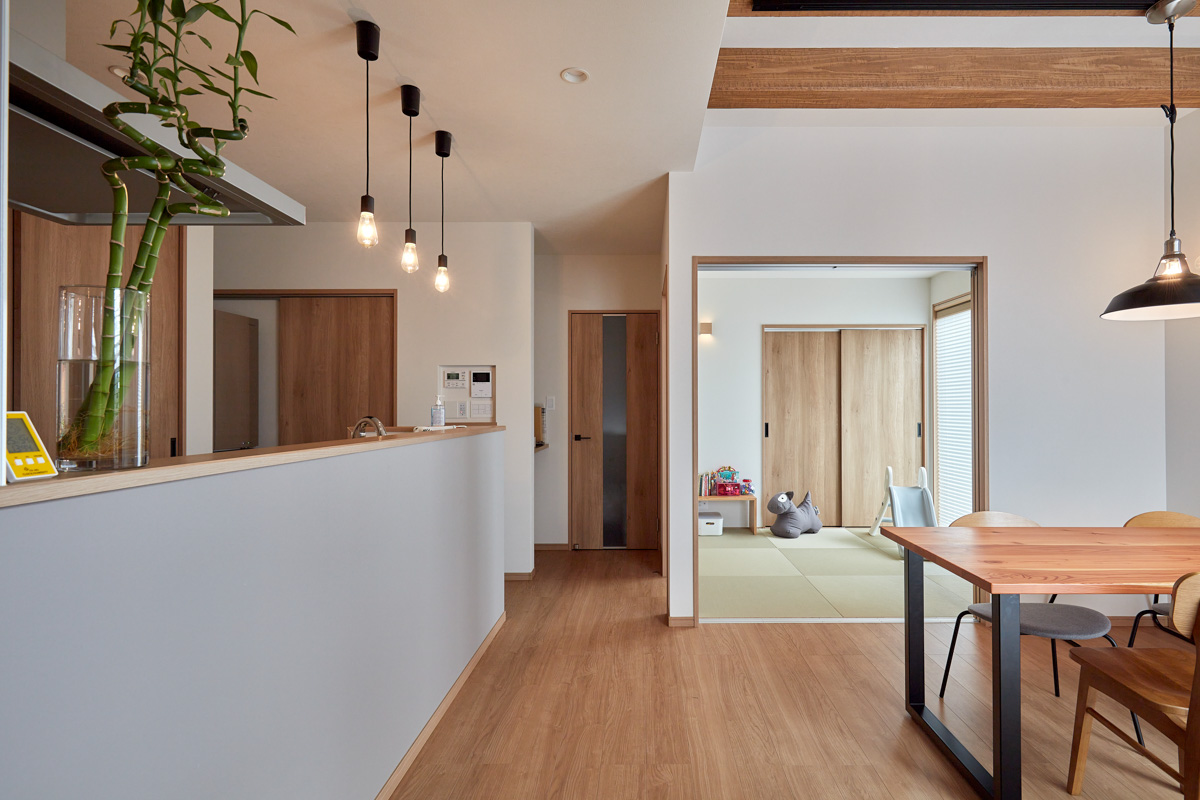 アプローチゲートのあるデザインハウス