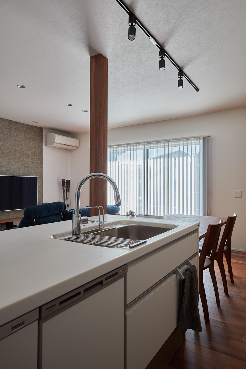 シンプルで生活動線を重視した家