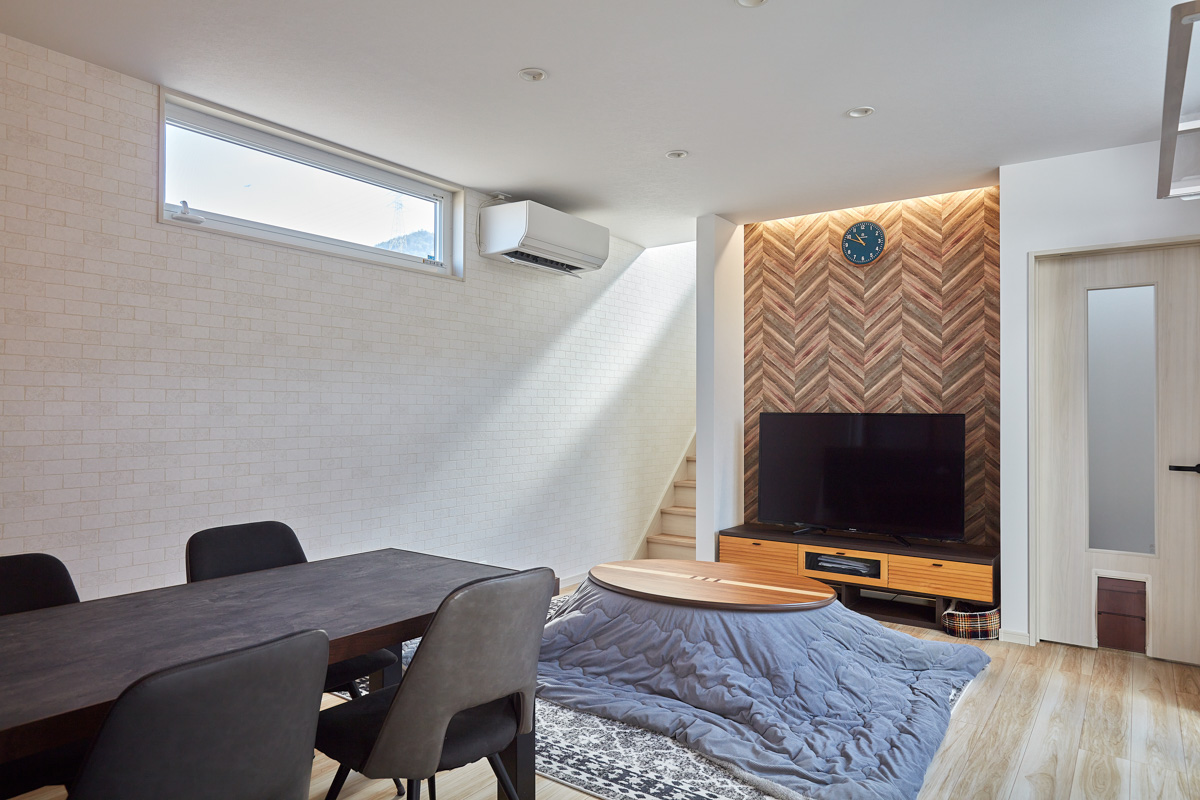 にゃんこと暮らす吹き抜けのある家