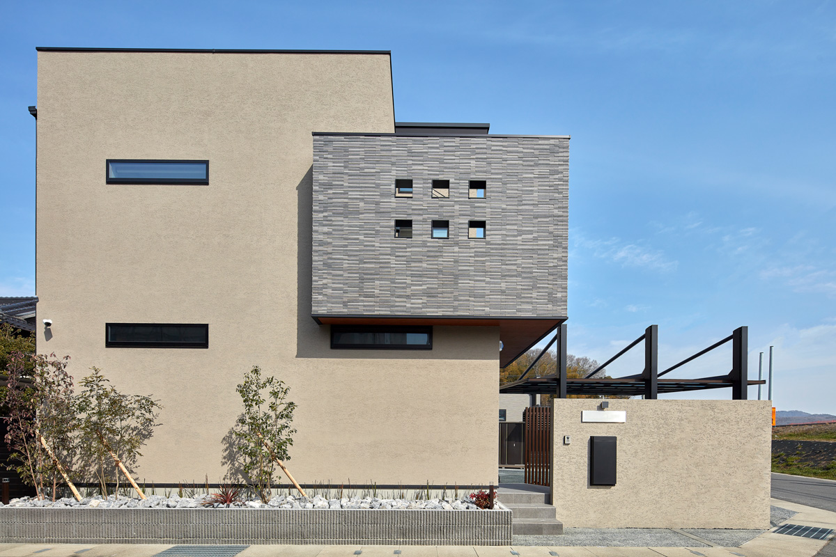 外観、内観で表情が変わる住宅