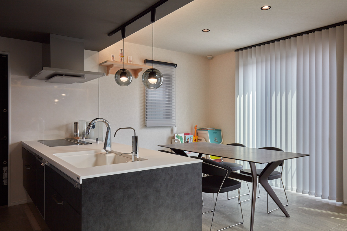 外観、内観で表情が変わる住宅