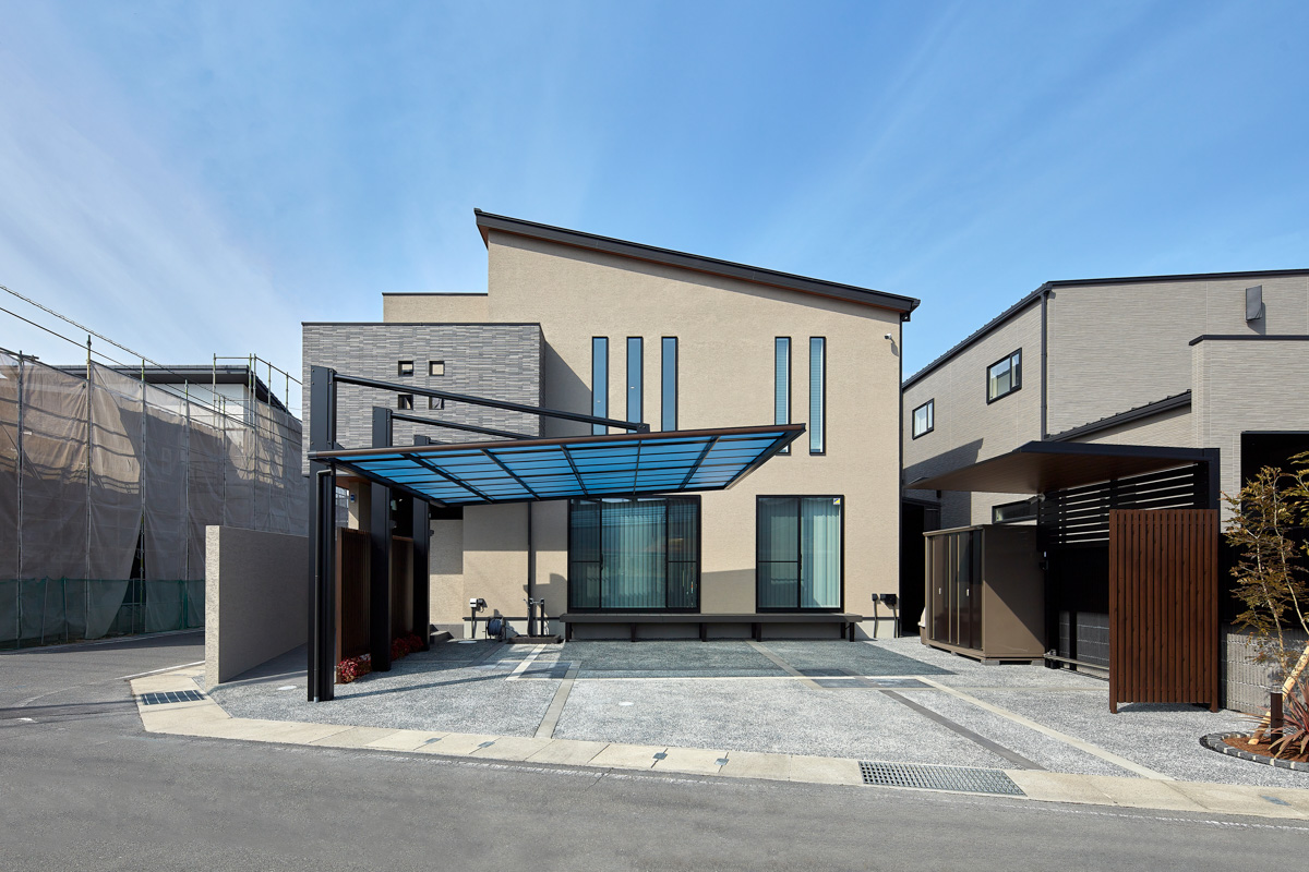 外観、内観で表情が変わる住宅