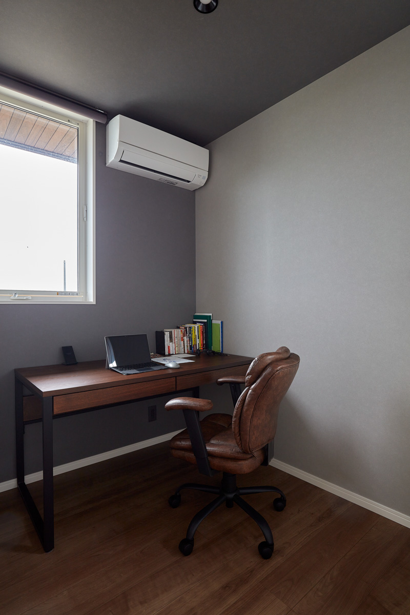 上質な寄棟とHINOキッチンの家