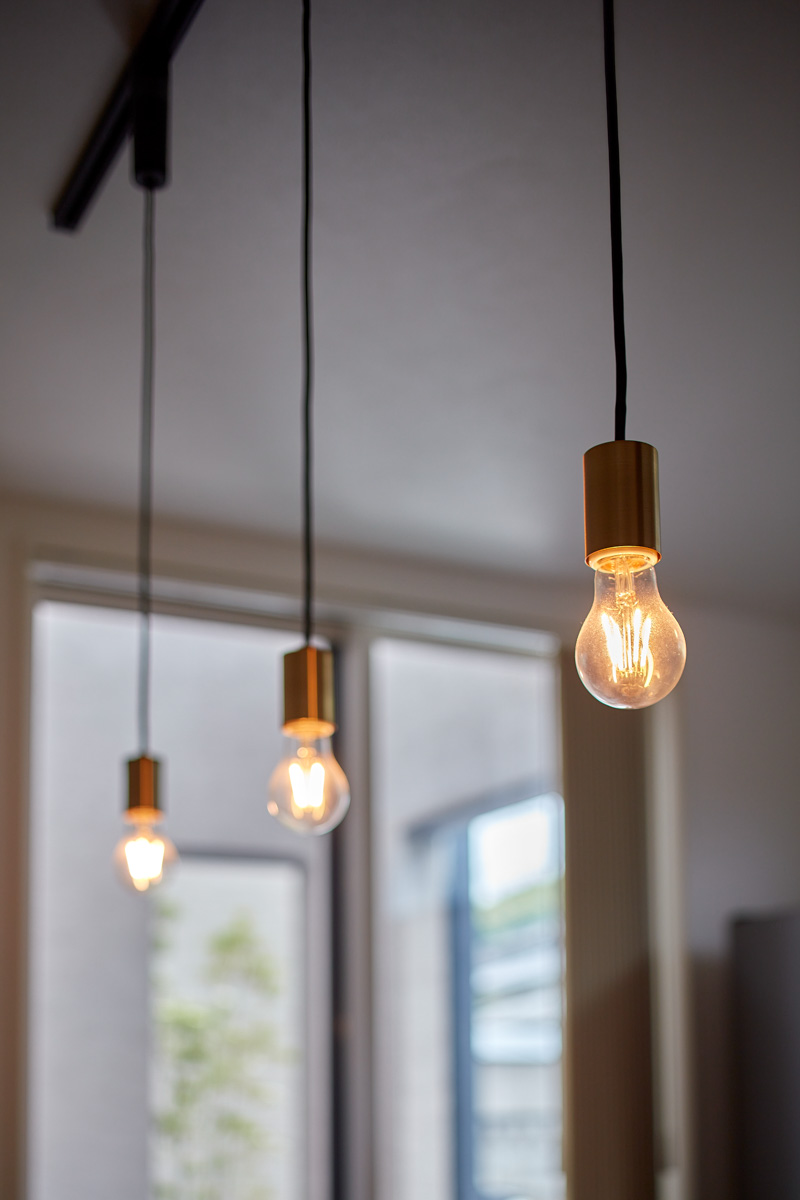 上質な寄棟とHINOキッチンの家