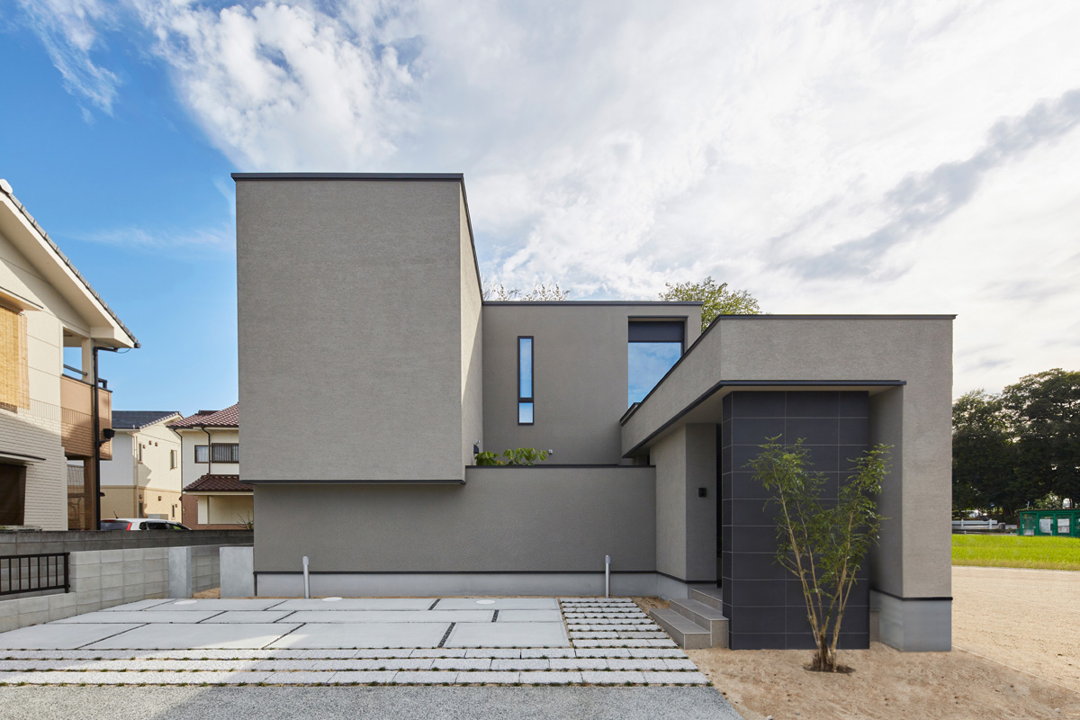 塗り壁のコートヤードハウス