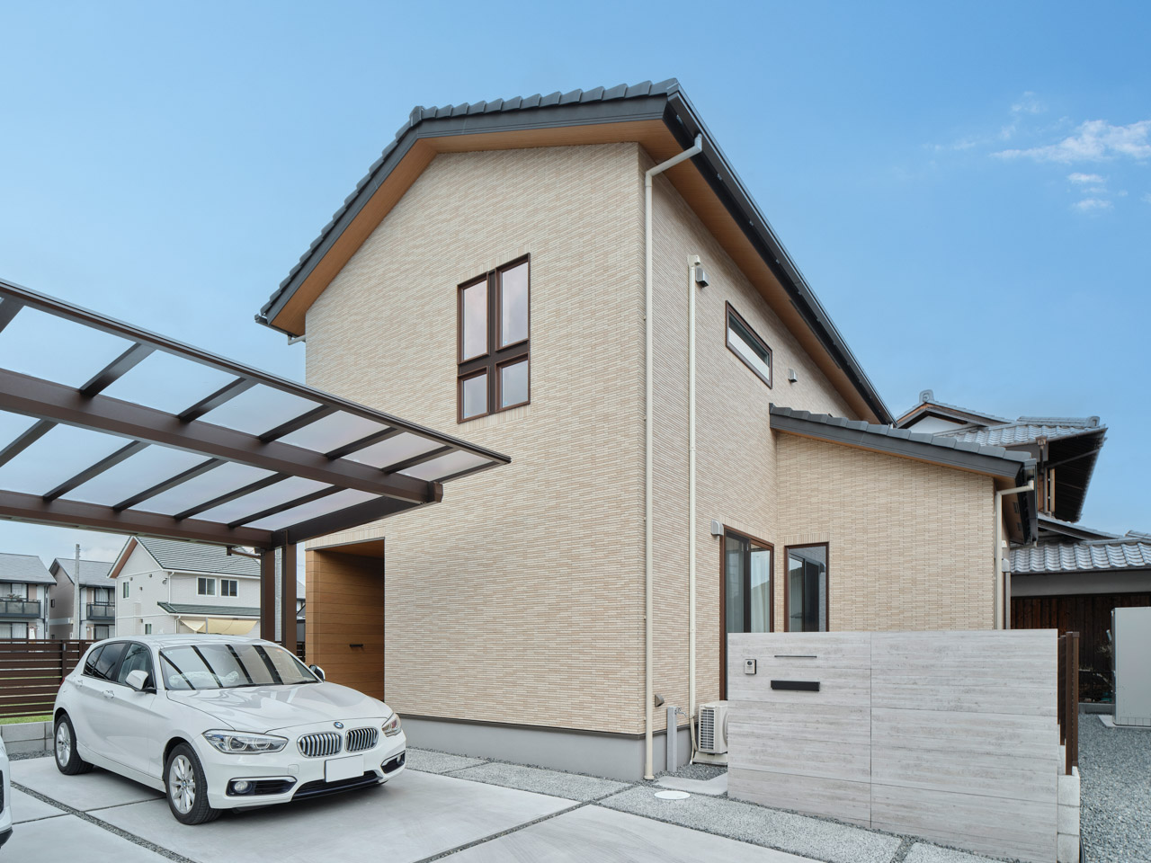 白×木目が奏でる「帰りたくなる」ナチュラルな家