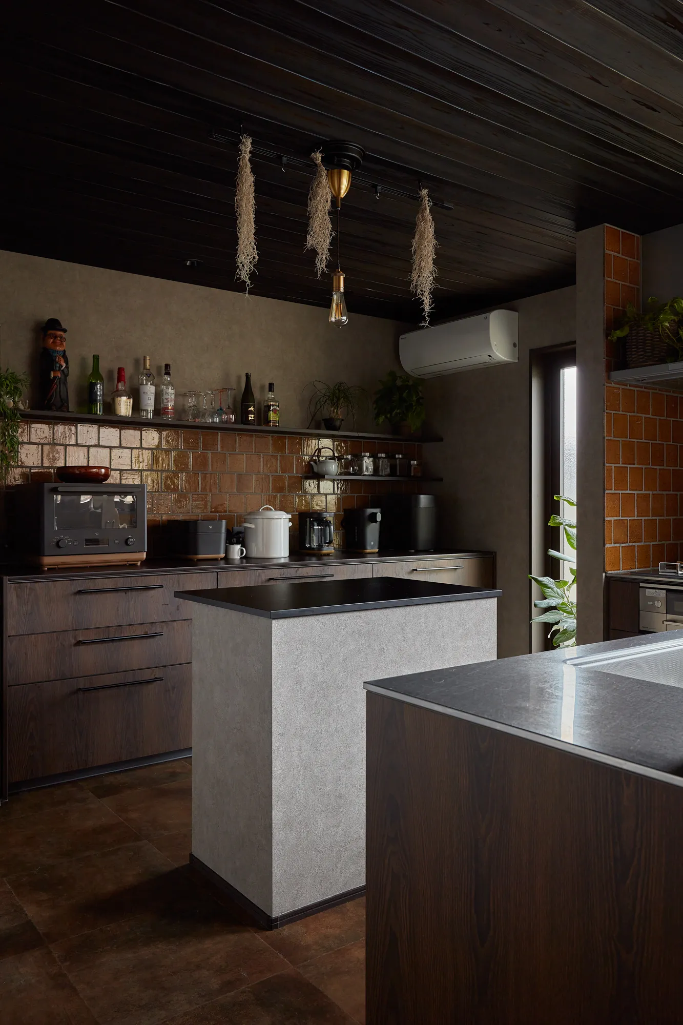 自然と調和する、ワンちゃんと過ごす家