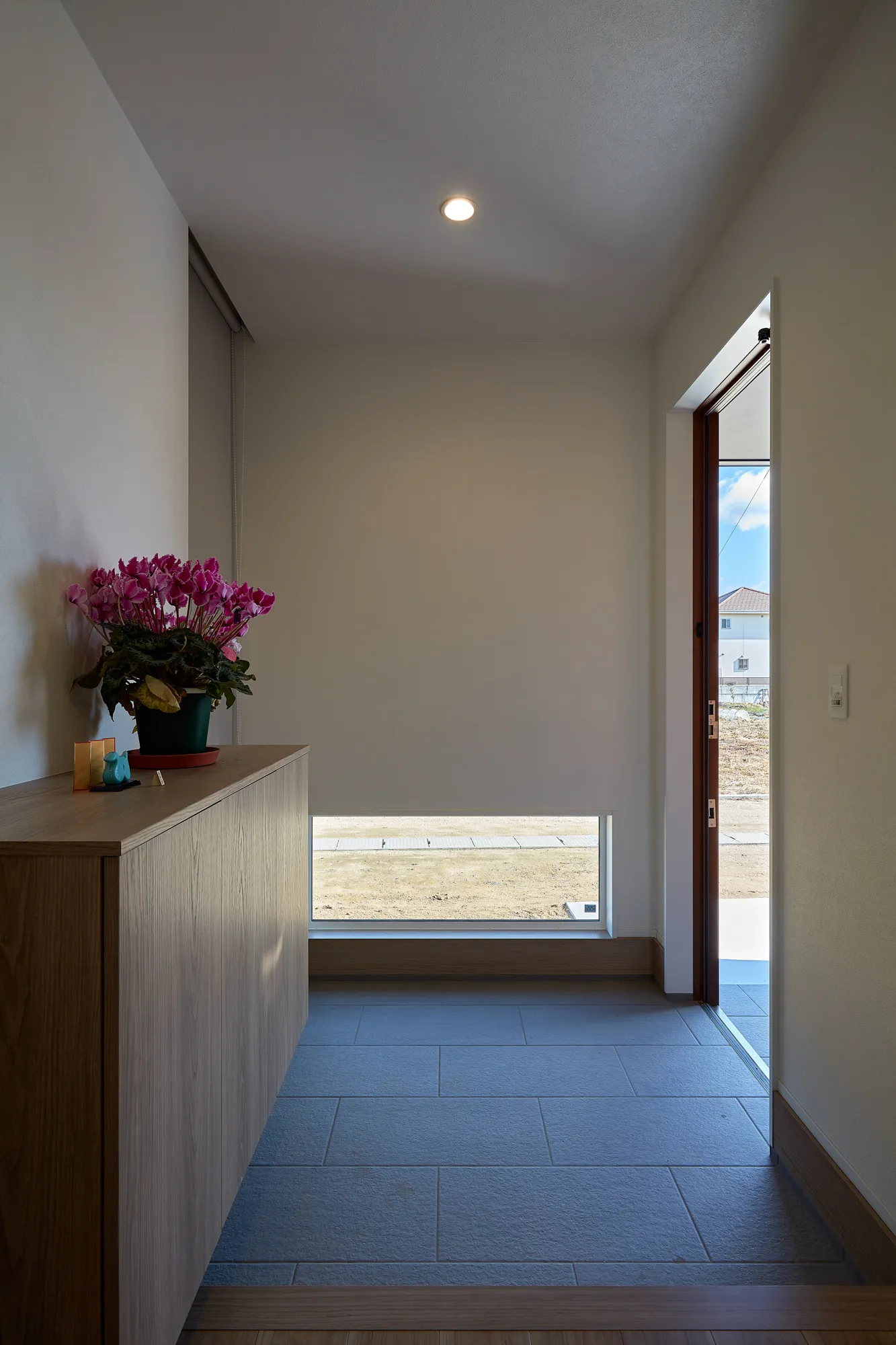 木目と光が彩るくつろぎの住まい