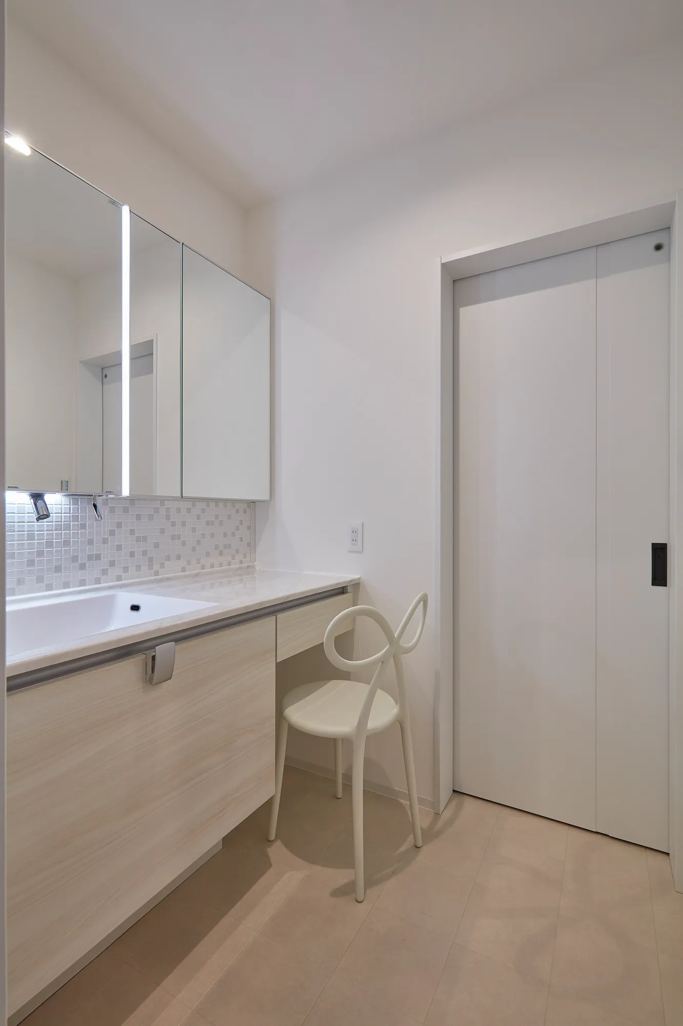 木目と光が彩るくつろぎの住まい