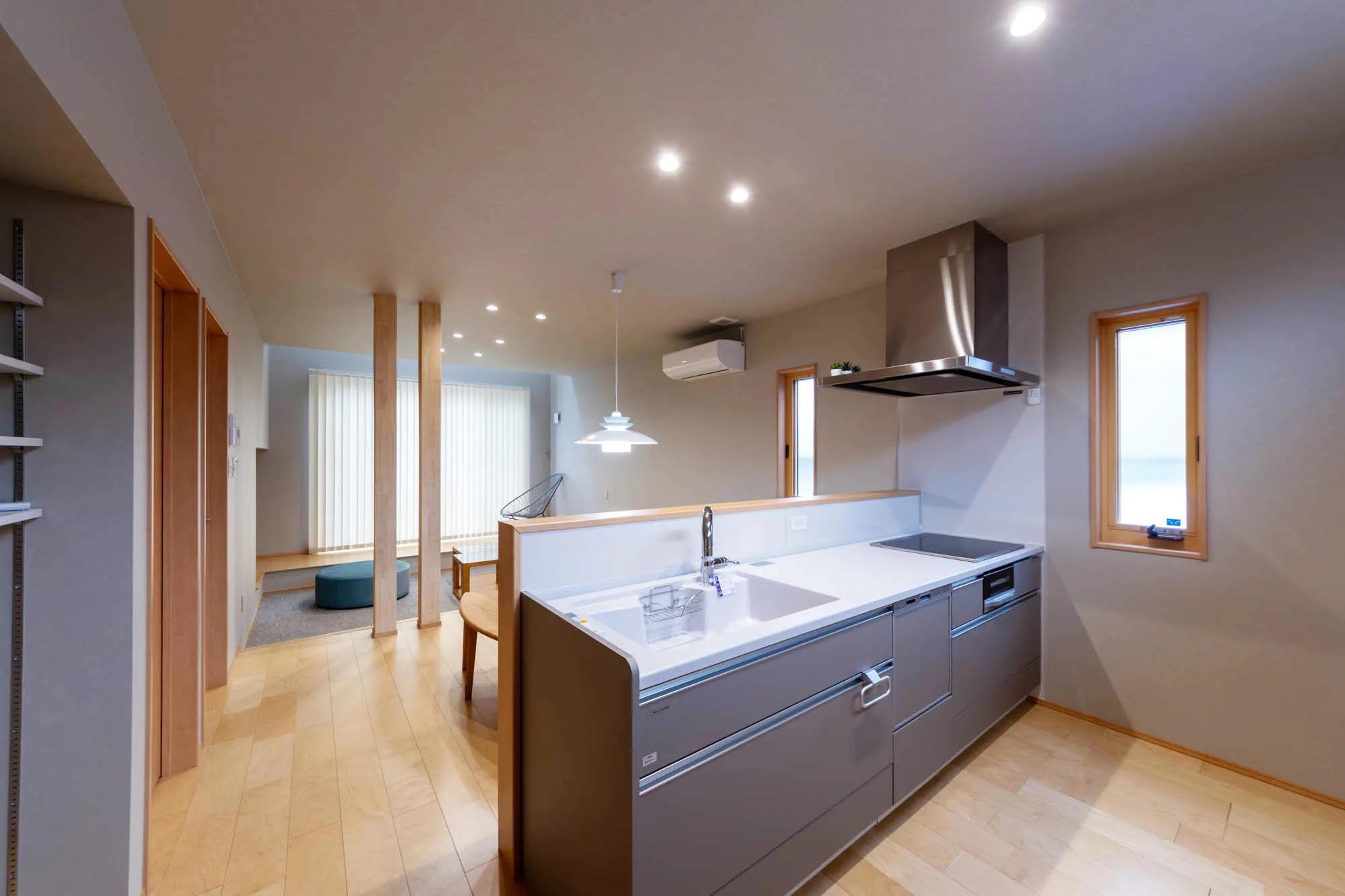 中畝 ヌックと吹ぬけのある家