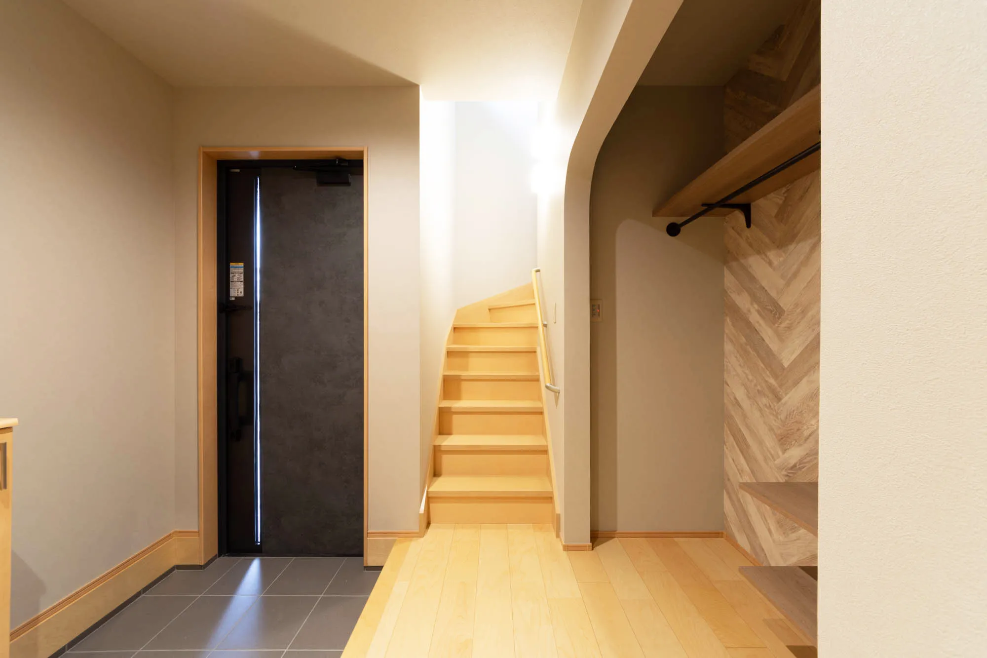 中畝 ヌックと吹ぬけのある家