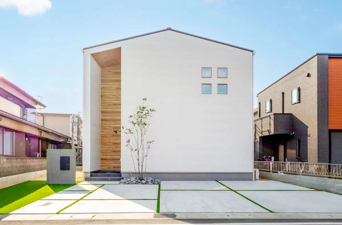 中畝 三角屋根とスキップフロアの家