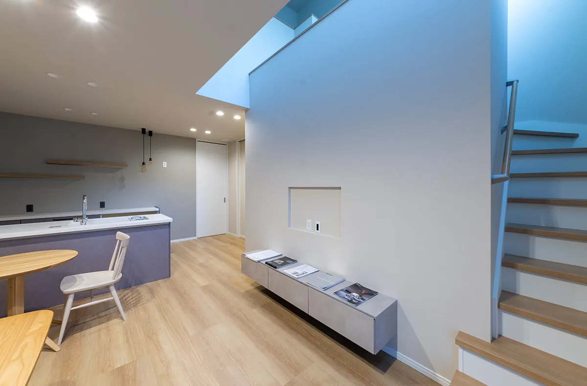 中畝 三角屋根とスキップフロアの家