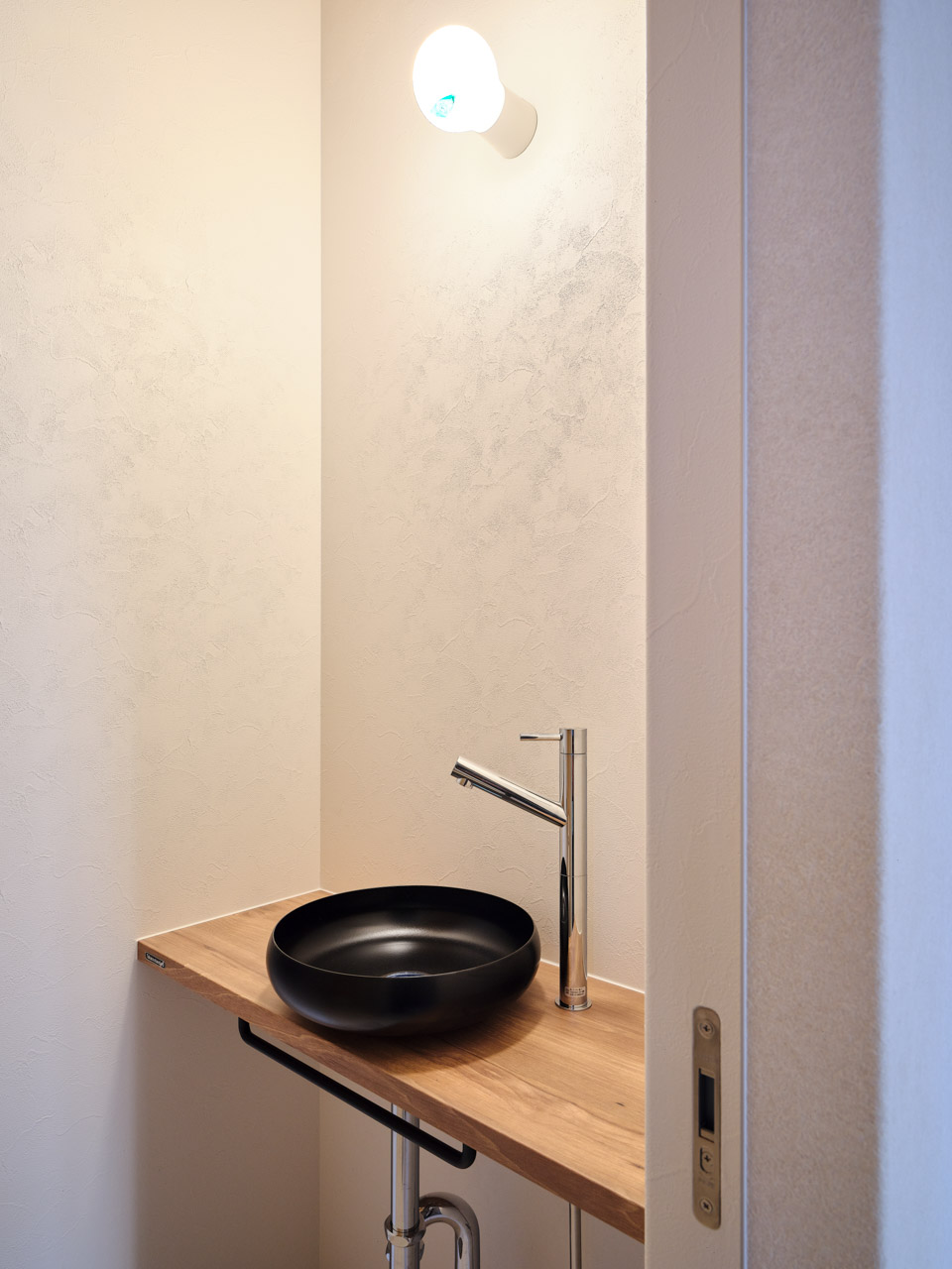 視線も気分も抜ける、余白とやさしさのある家