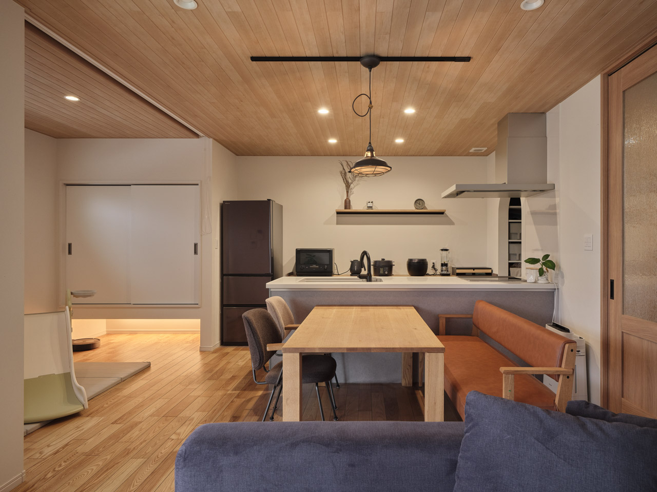 家族の今と未来を想う、タイルデッキのある家