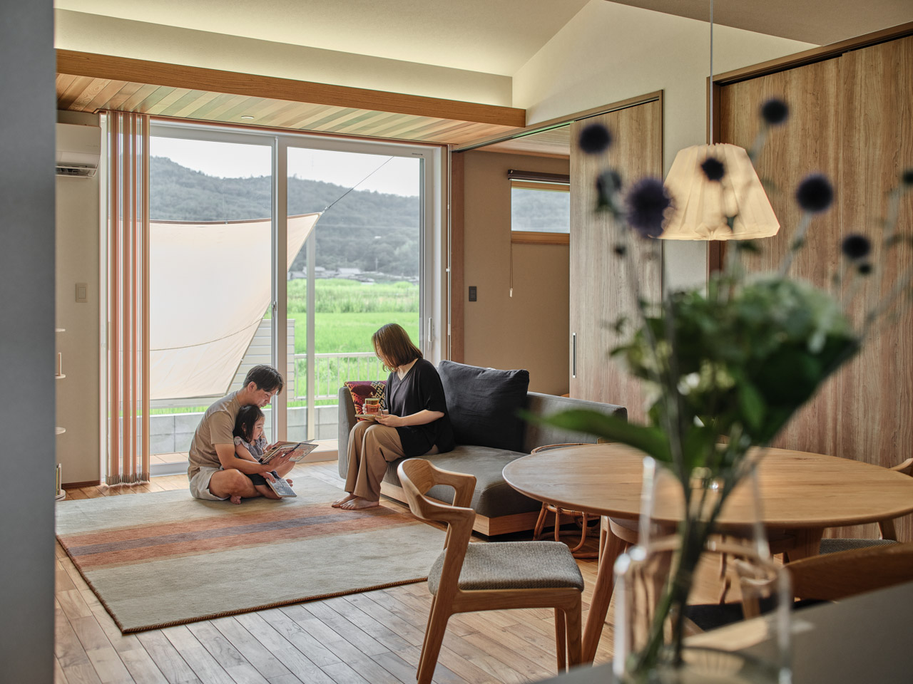 「良い家だなぁ」としみじみ実感。木の温もりに包まれる和モダンの住まい。